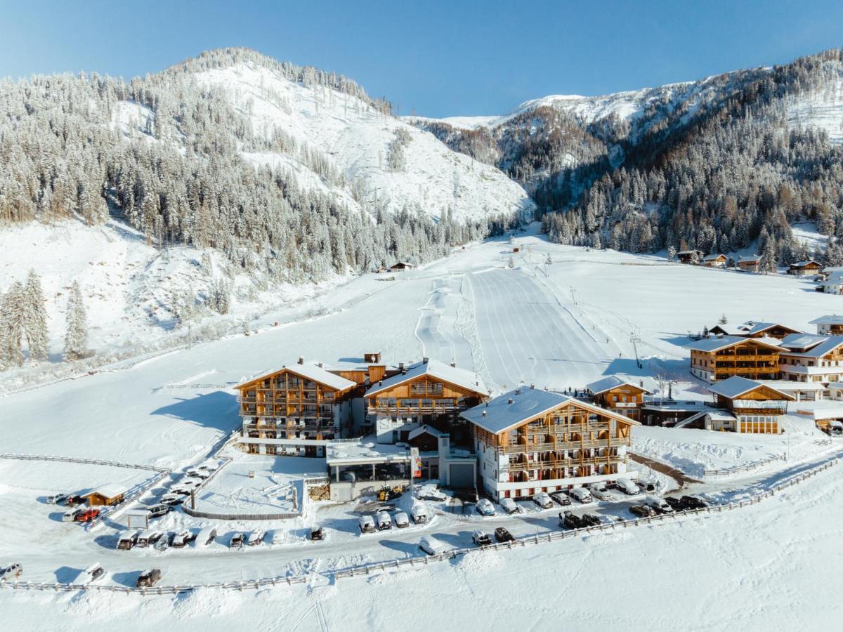 Almfamilyhotel Scherer Обертилиах Екстериор снимка