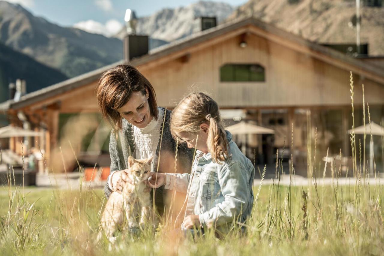 Almfamilyhotel Scherer Обертилиах Екстериор снимка