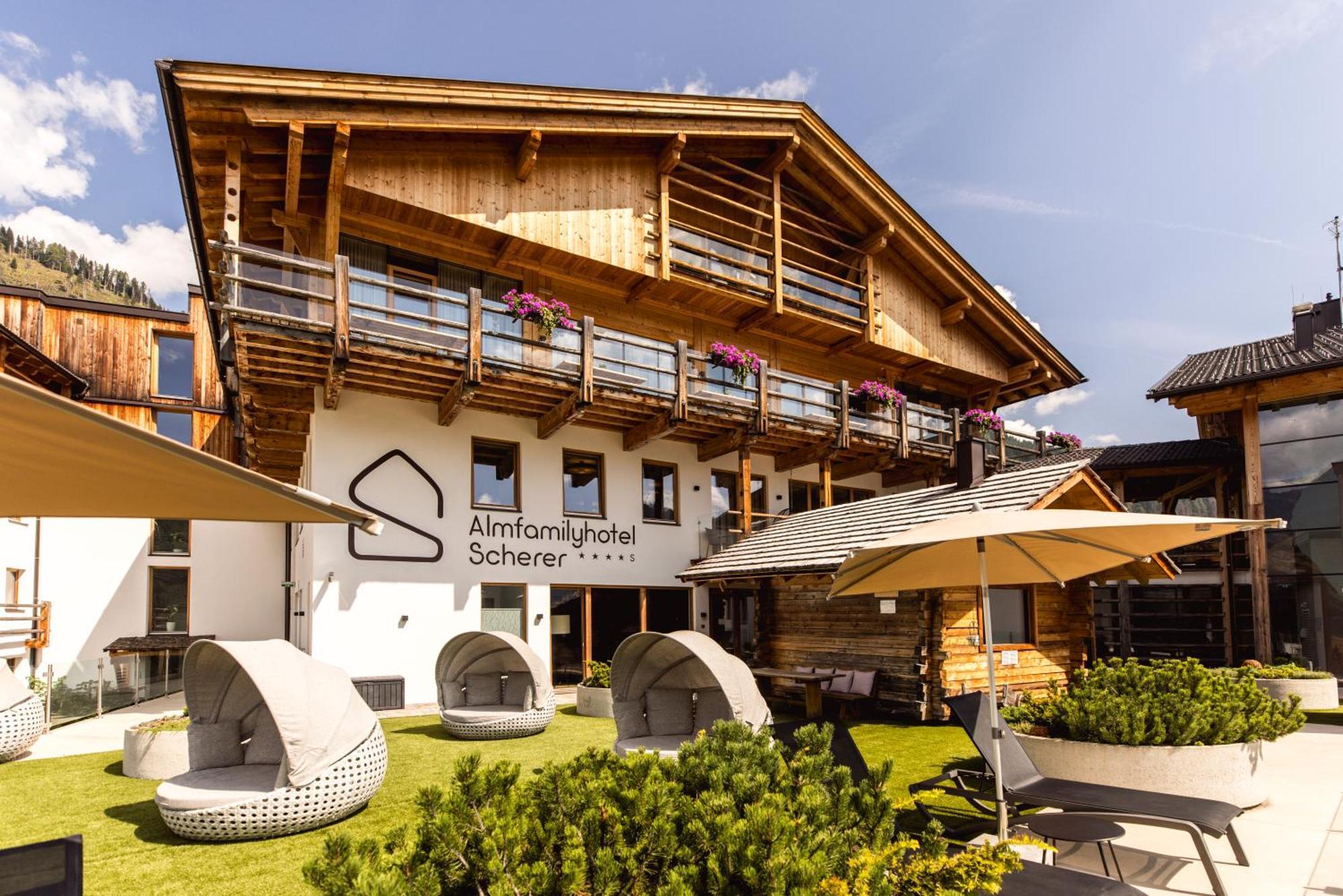 Almfamilyhotel Scherer Обертилиах Екстериор снимка